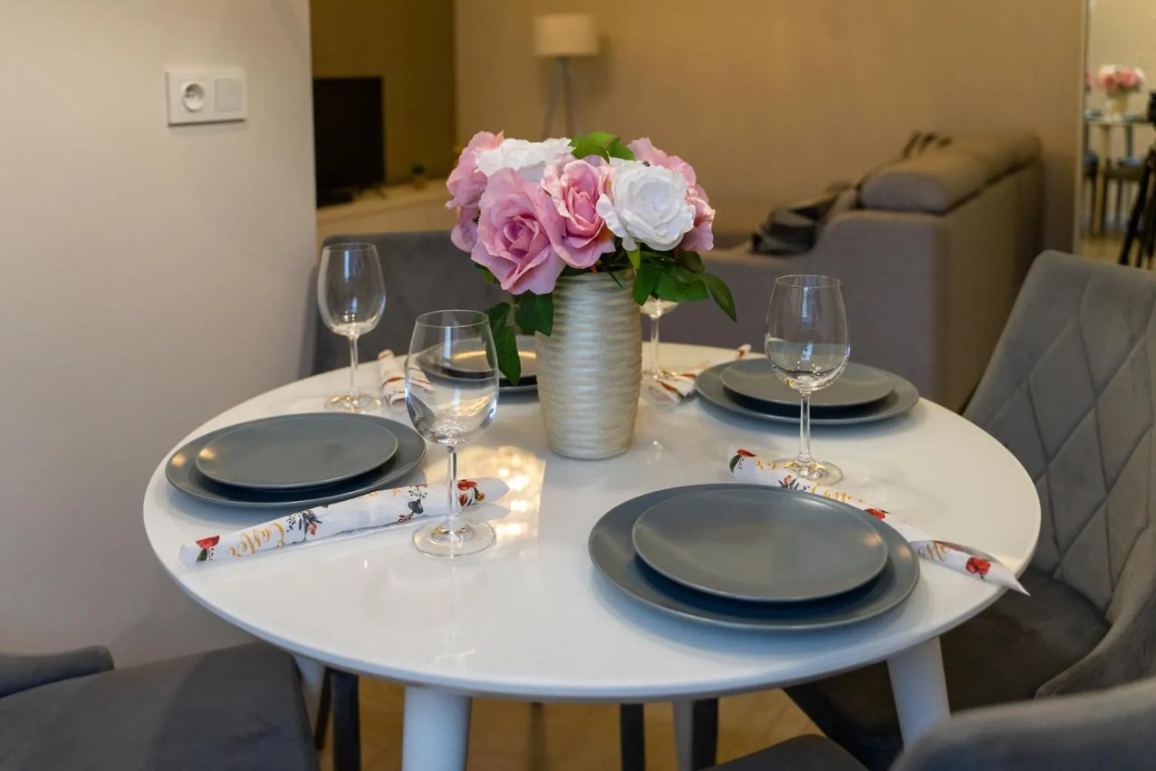Wola Apartment - 9Th Floor, Parking & Balcony - By Rentujemy Warsaw 0*,  Poland