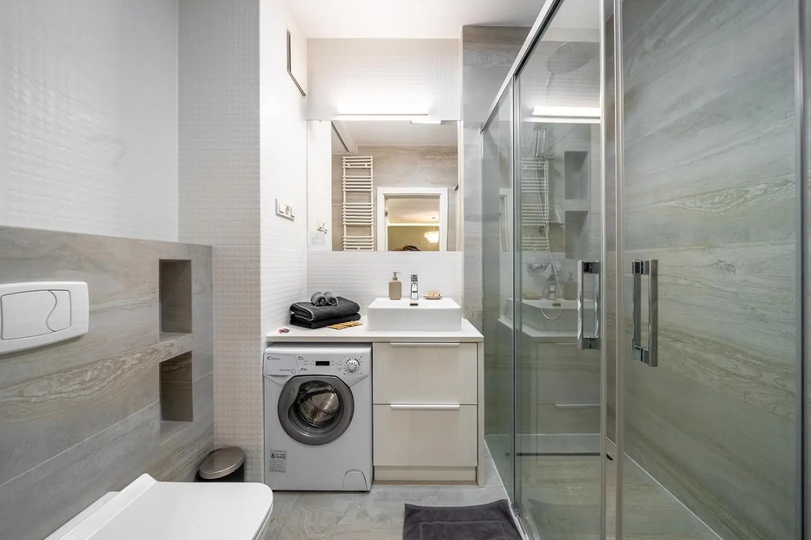 Wola Apartment - 9Th Floor, Parking & Balcony - By Rentujemy 华沙 0*,