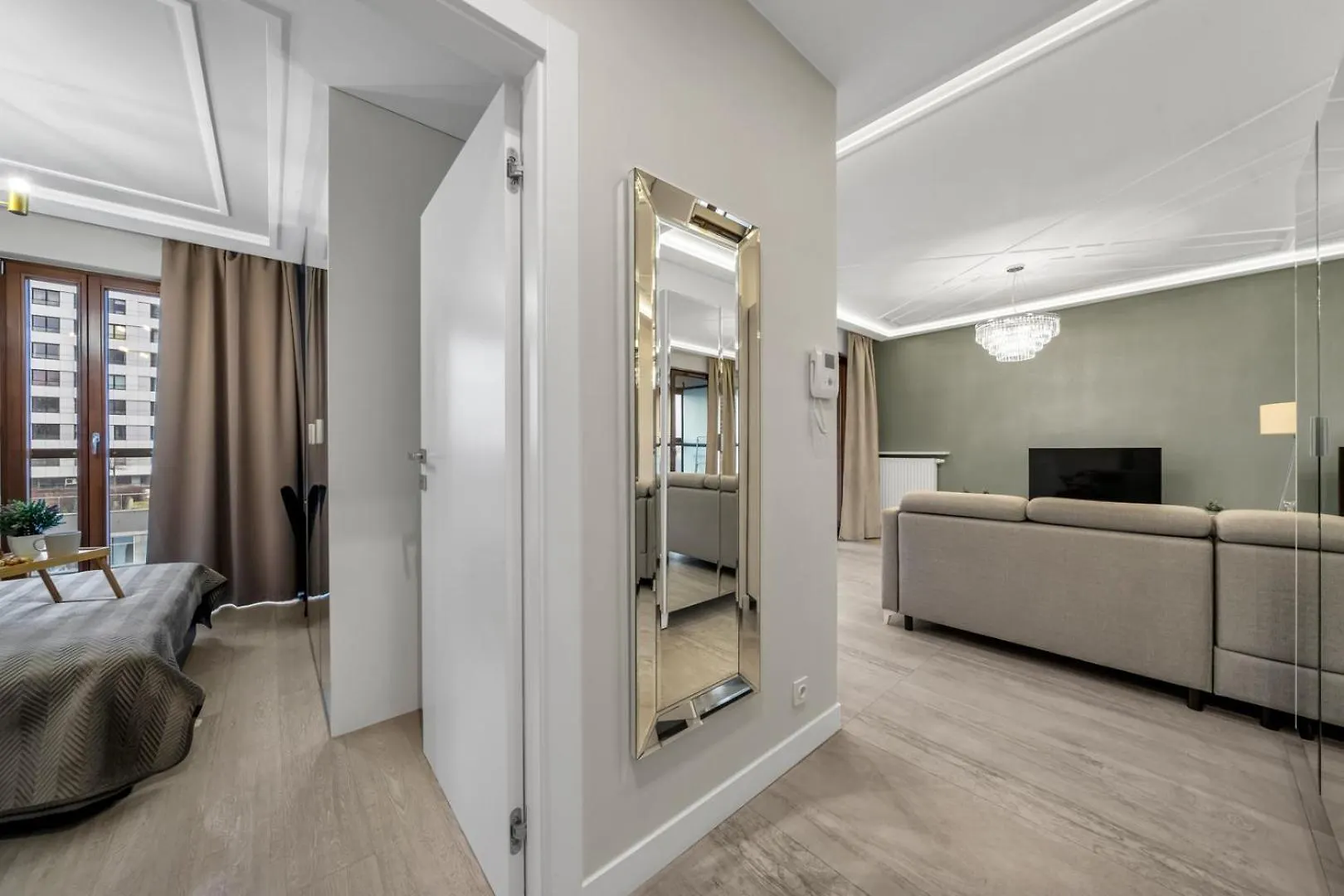 Wola Apartment - 9Th Floor, Parking & Balcony - By Rentujemy 华沙
