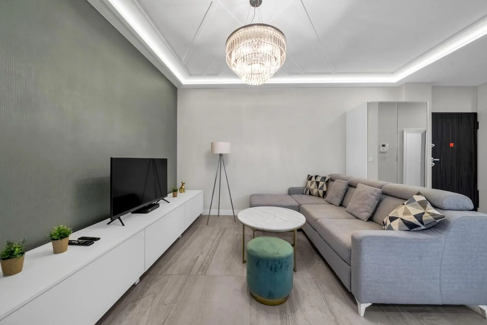 Wola Apartment - 9Th Floor, Parking & Balcony - By Rentujemy 华沙 波兰