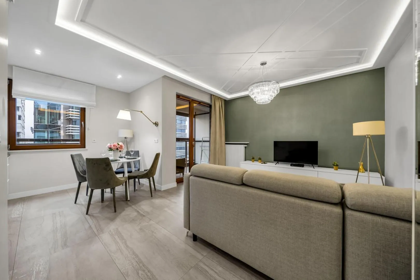 Wola Apartment - 9Th Floor, Parking & Balcony - By Rentujemy 华沙