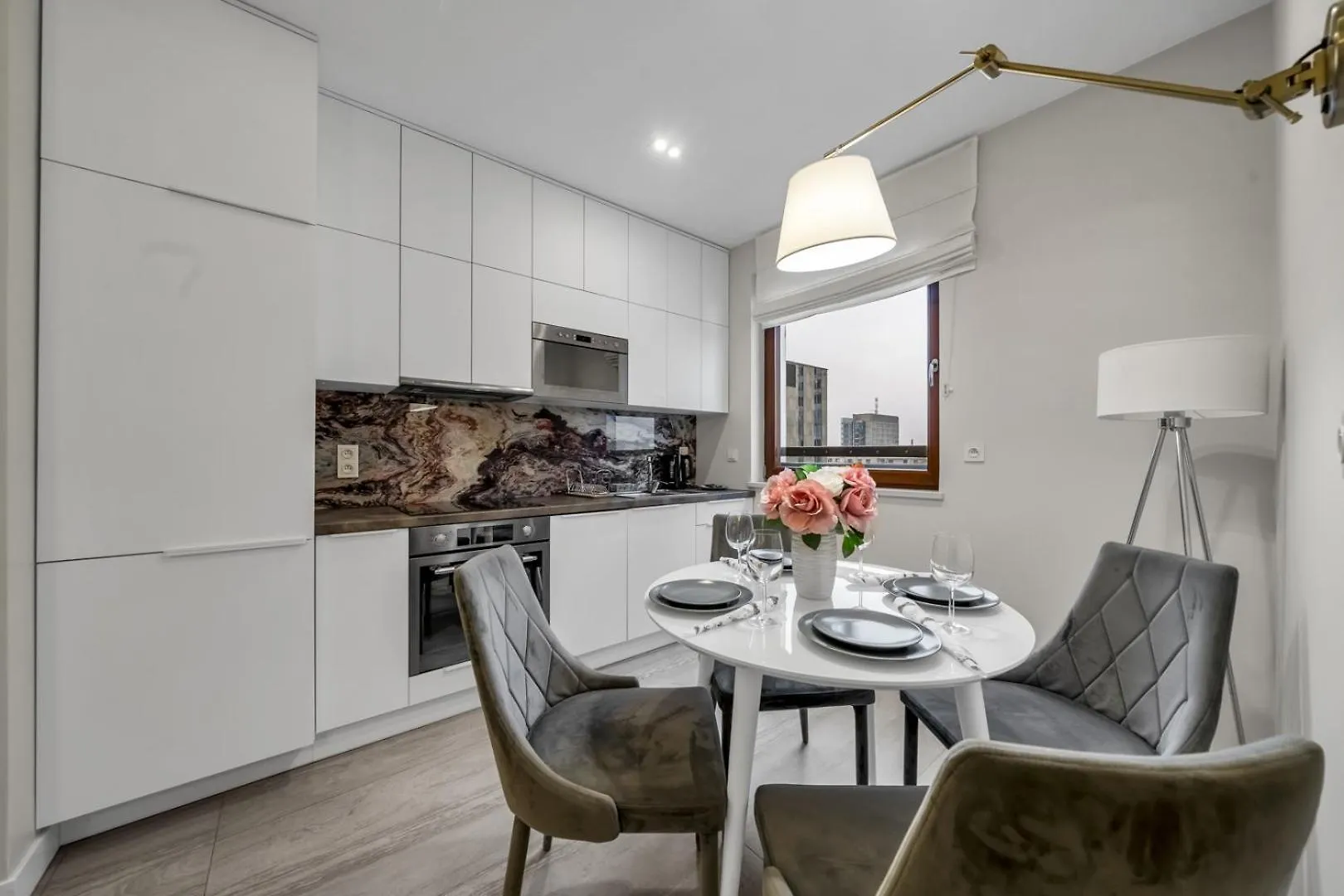 Wola Apartment - 9Th Floor, Parking & Balcony - By Rentujemy 华沙 波兰