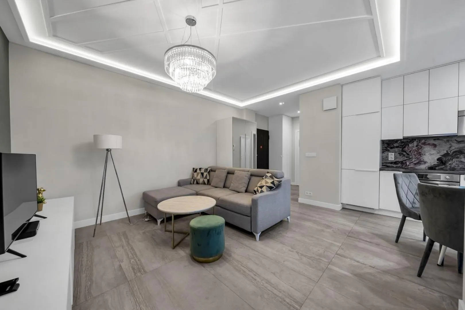 Wola Apartment - 9Th Floor, Parking & Balcony - By Rentujemy 华沙